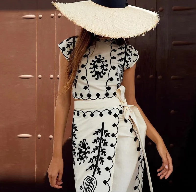Women's Set - Sleeveless Crop Top & Long Skirt