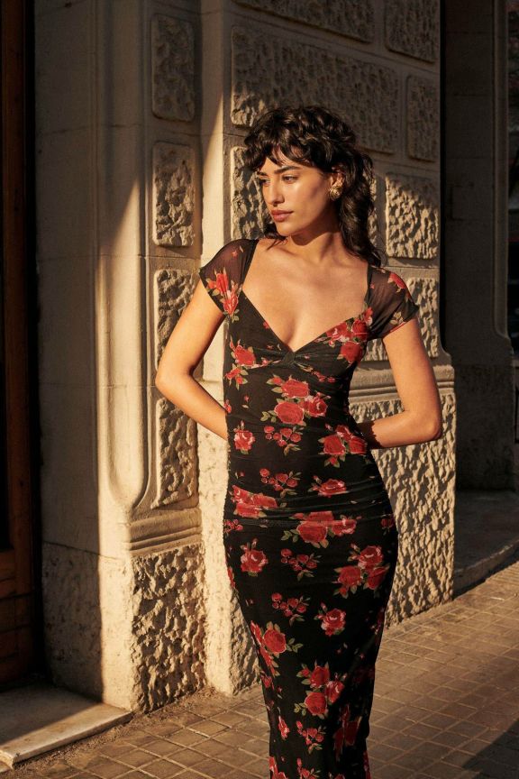 Women's Bodycon Dress - Floral Print - V-Neck - Short Sleeves