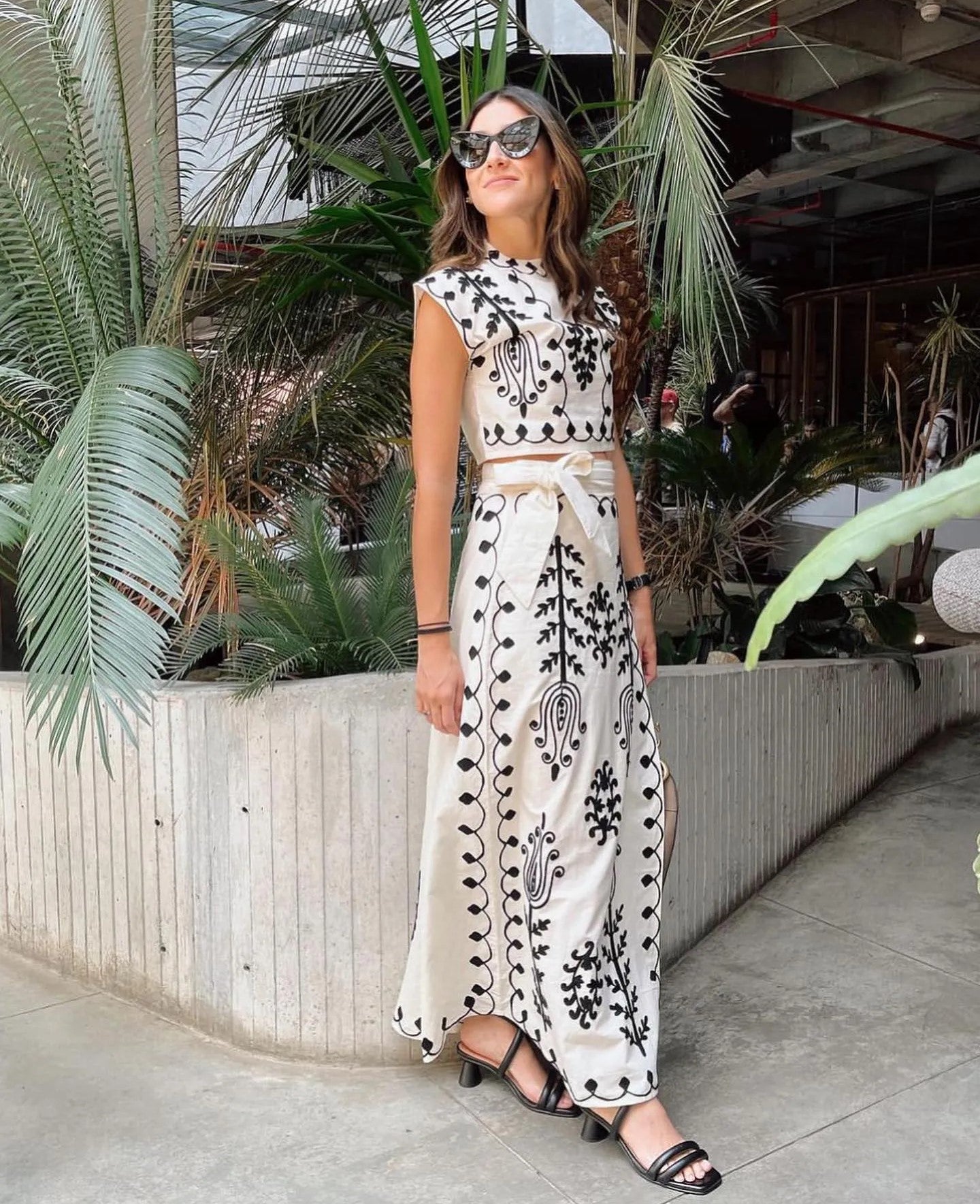 Women's Set - Sleeveless Crop Top & Long Skirt
