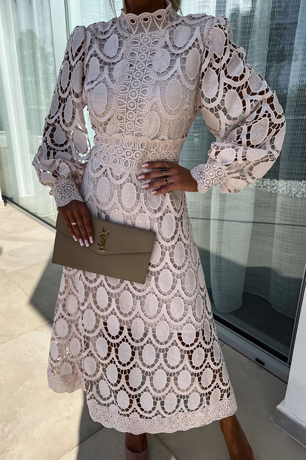 Emma – Elegant and Lightweight Midi Dress in Fine Lace