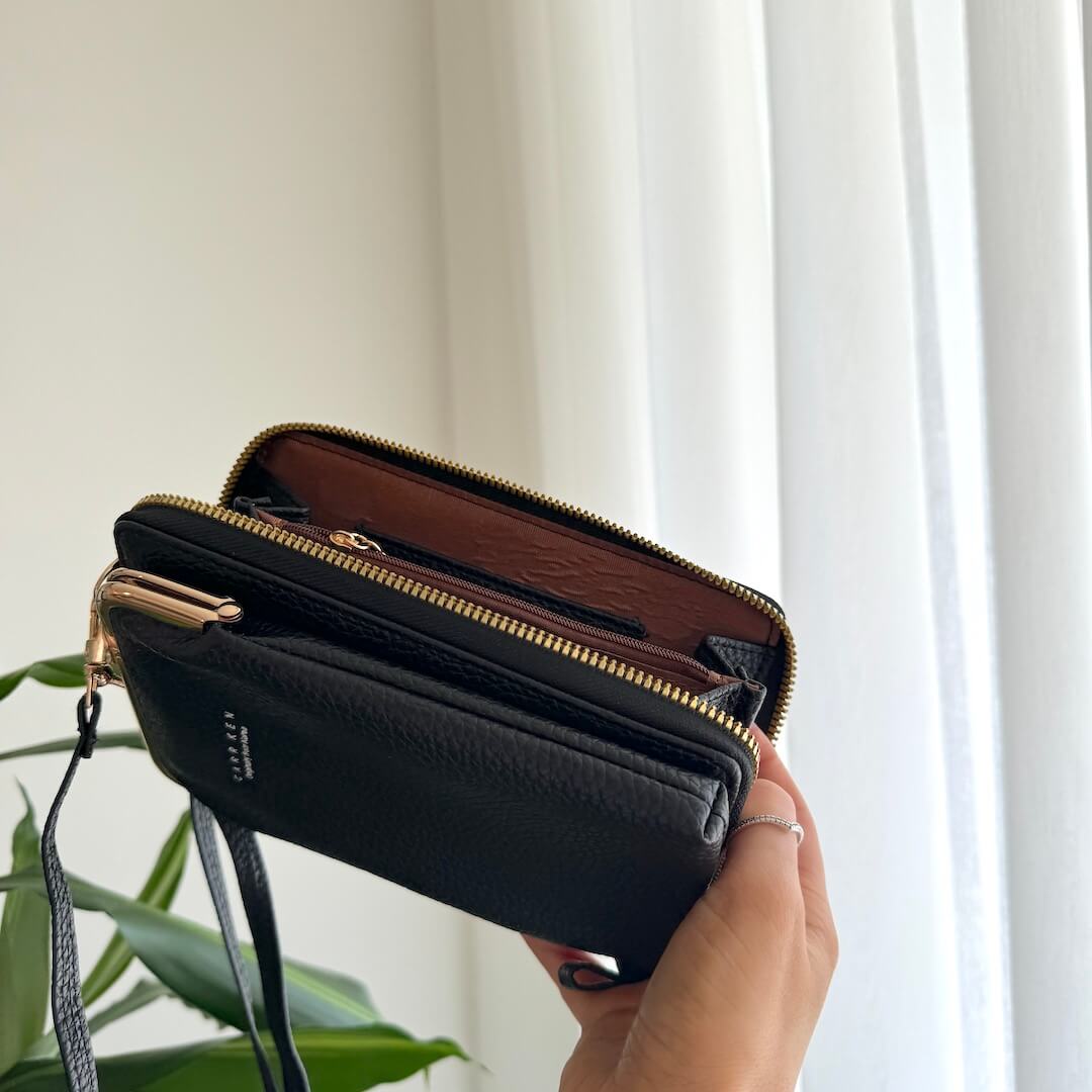 Léna Elegant Mini Phone Bag in Vegan Leather