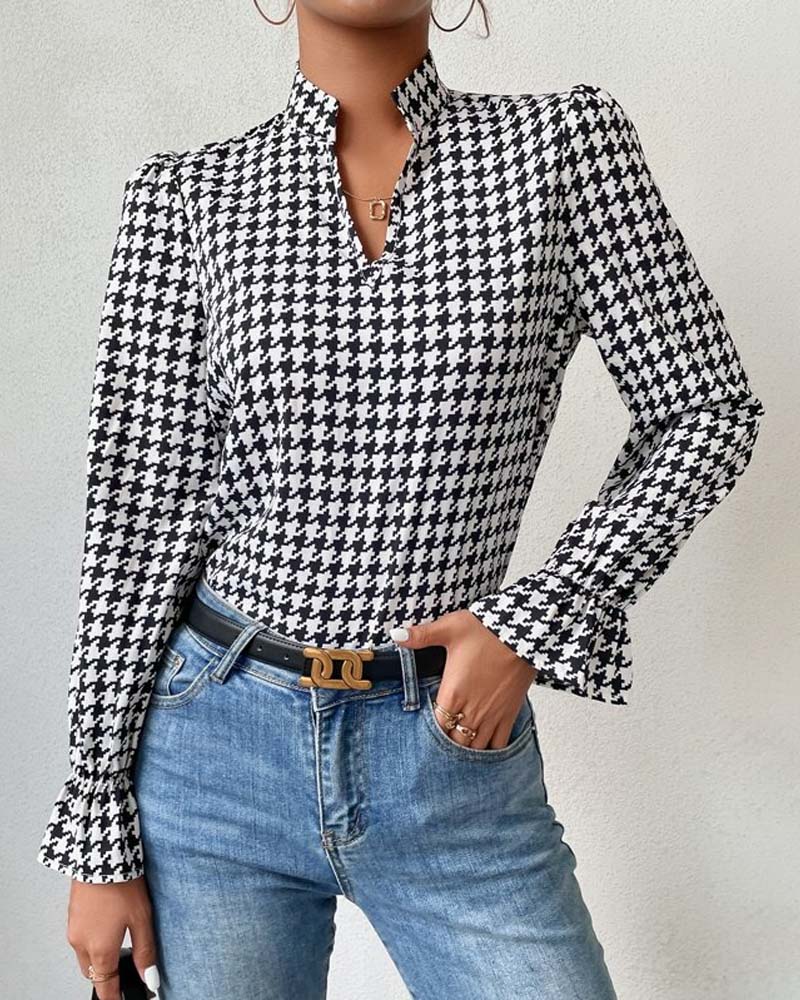 Women's Blouse - Slightly Puff Long Sleeves