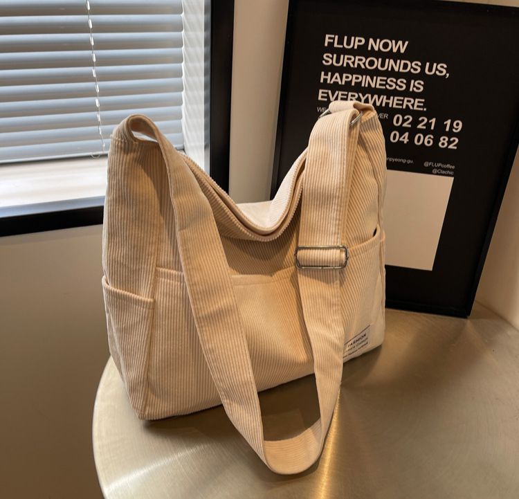 Sophie – Elegant Corduroy Shoulder Bag