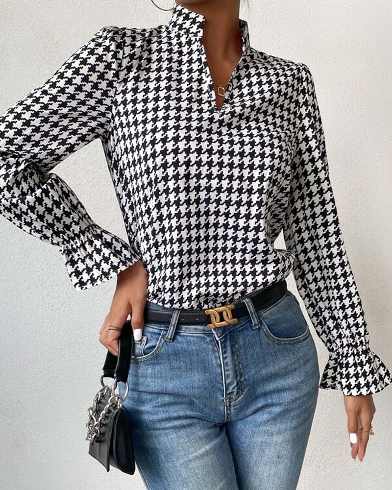 Women's Blouse - Slightly Puff Long Sleeves
