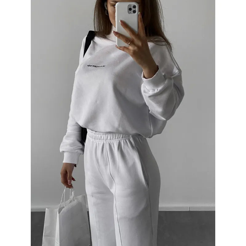 Women's Loungewear Set - Oversized Sweatshirt + Elastic Waist Jogger