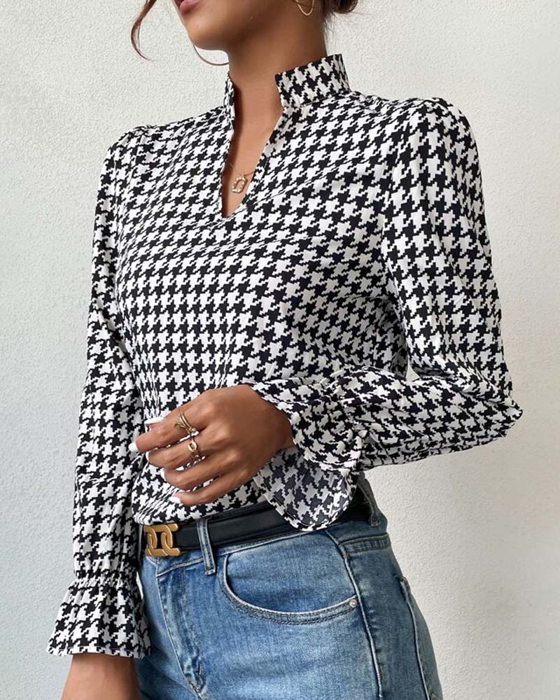Women's Blouse - Slightly Puff Long Sleeves