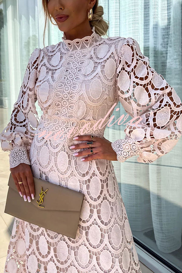Emma – Elegant and Lightweight Midi Dress in Fine Lace