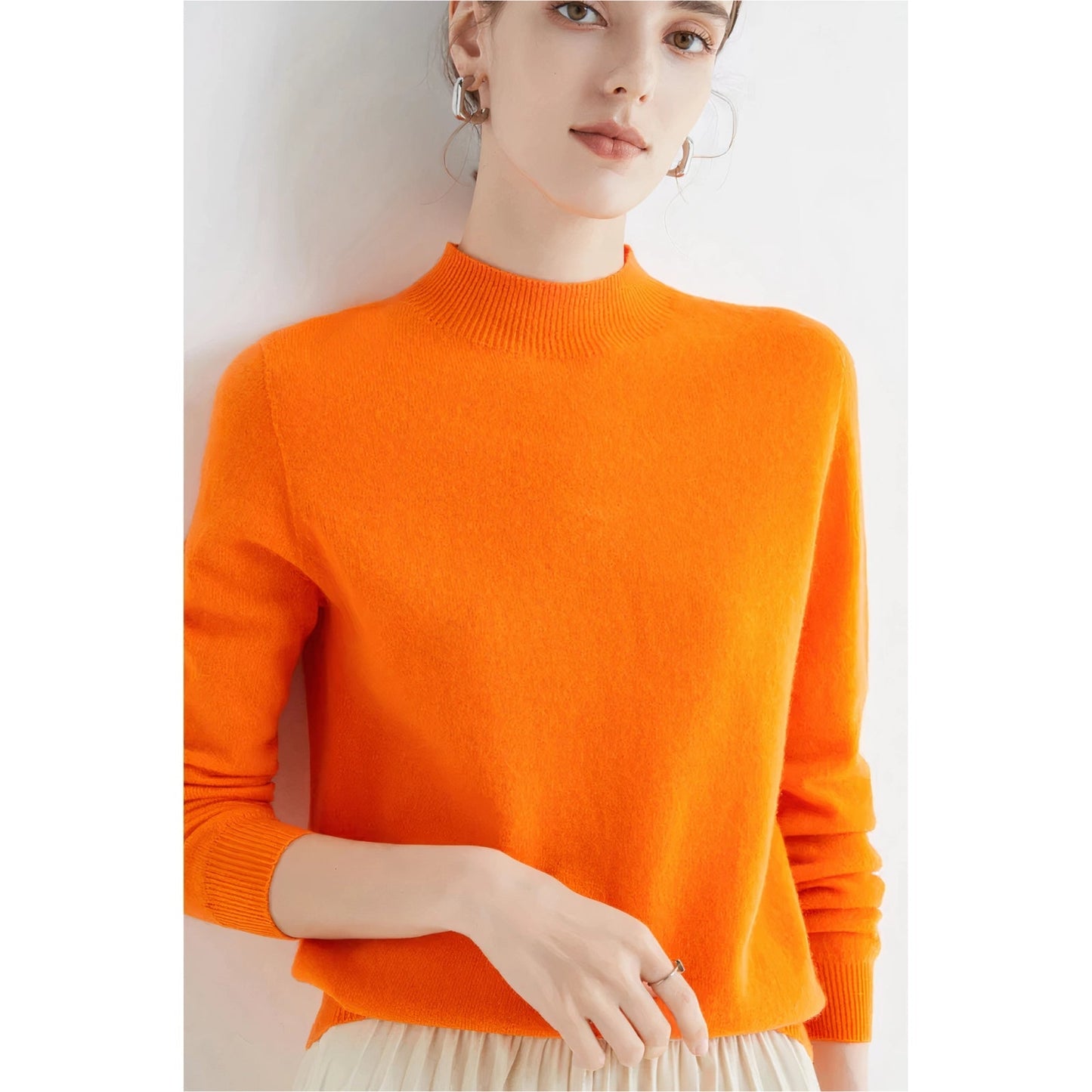 Emma Soft and Elegant Cashmere Sweater with Round Neck