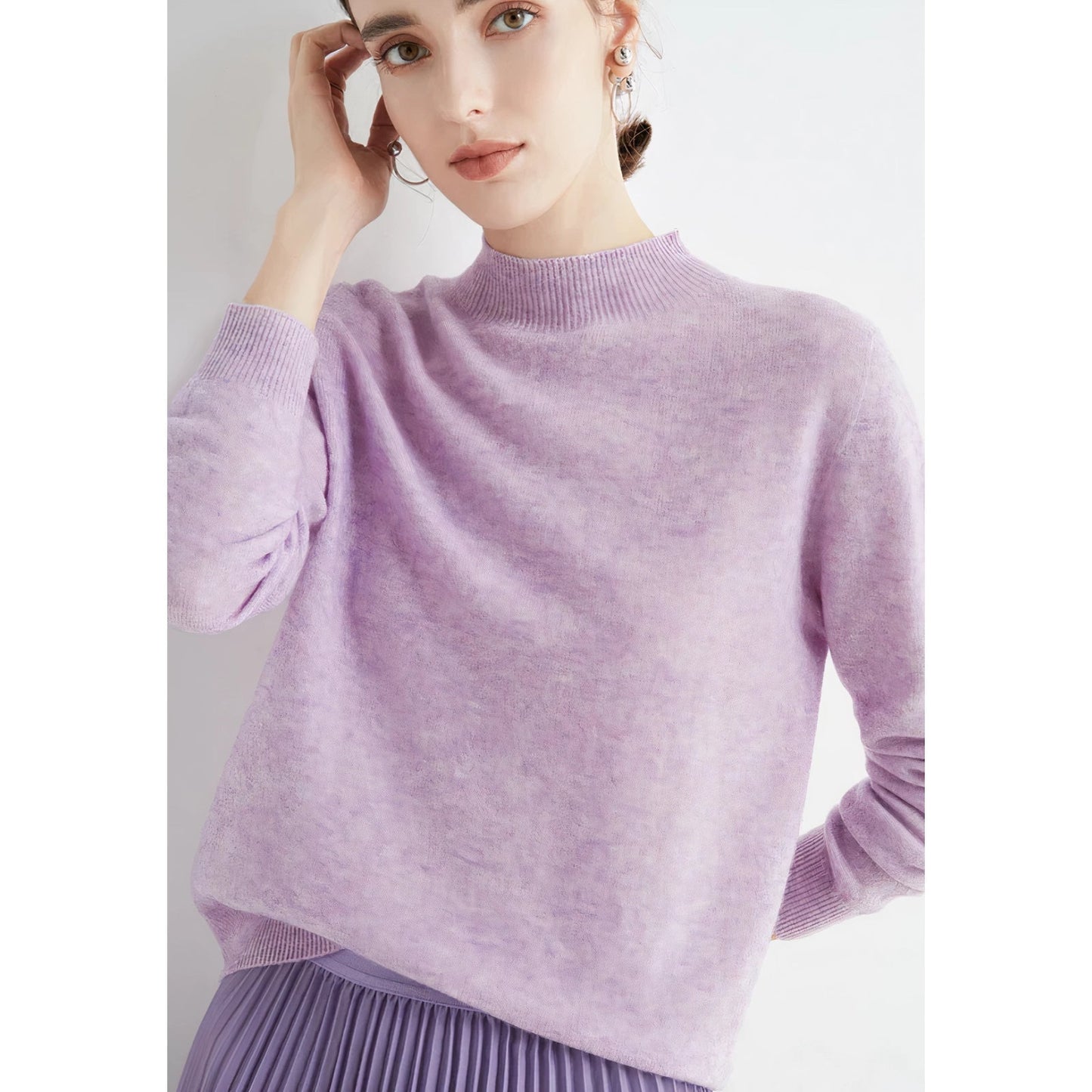 Emma Soft and Elegant Cashmere Sweater with Round Neck