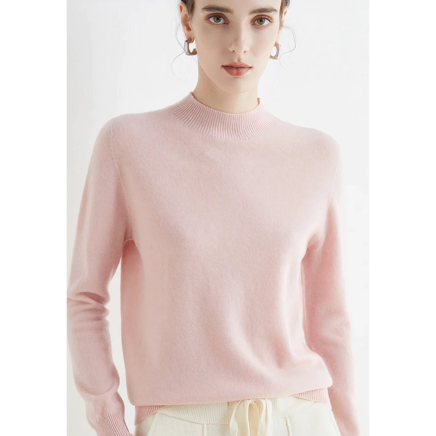 Emma Soft and Elegant Cashmere Sweater with Round Neck