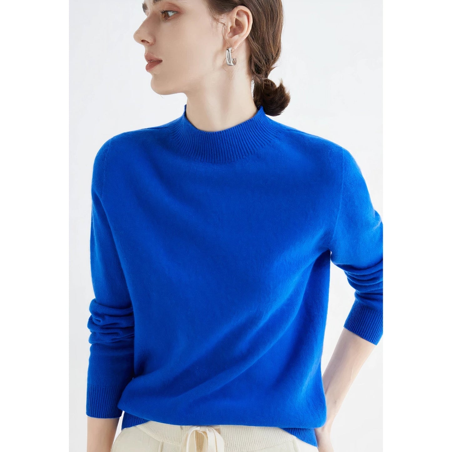 Emma Soft and Elegant Cashmere Sweater with Round Neck