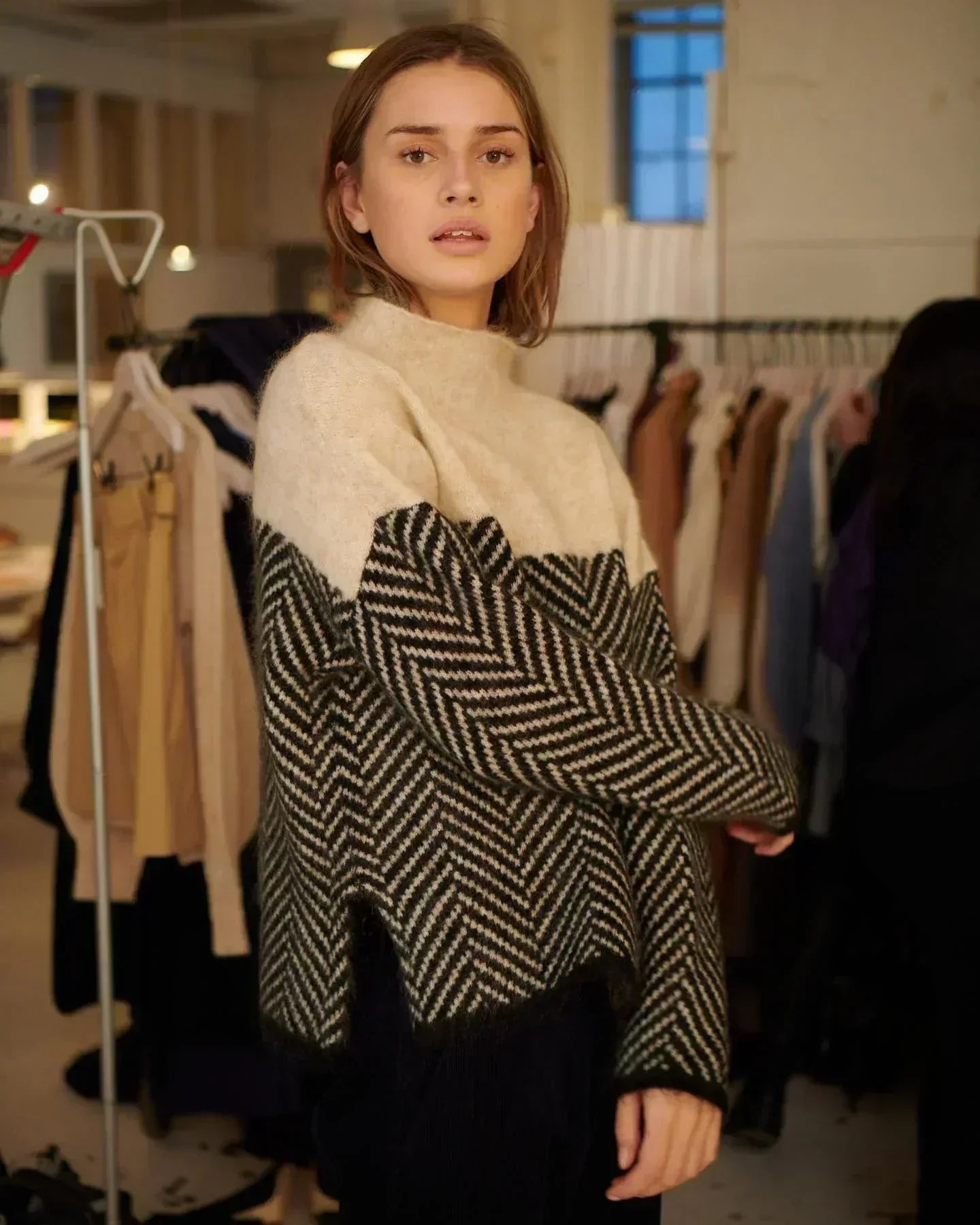 Emma – Soft pullover with chevron pattern