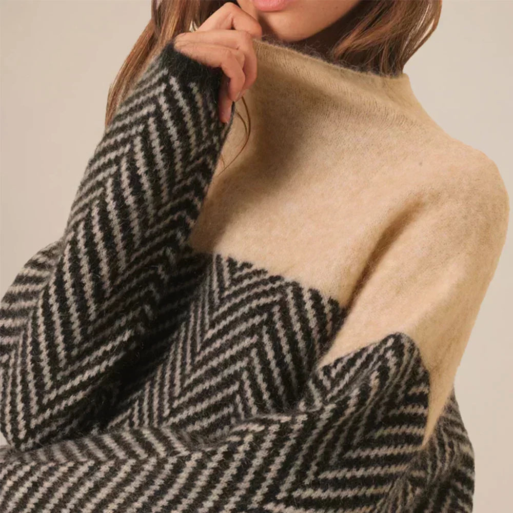 Emma – Soft pullover with chevron pattern