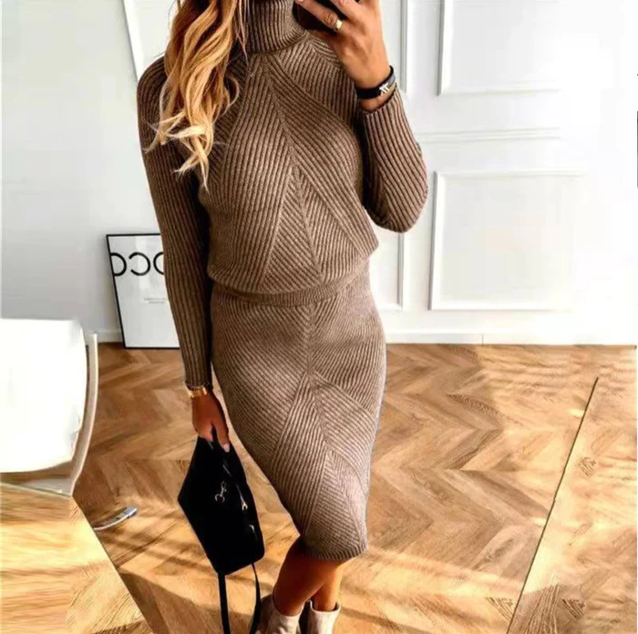 Emma – Elegant and comfortable turtleneck sweater dress