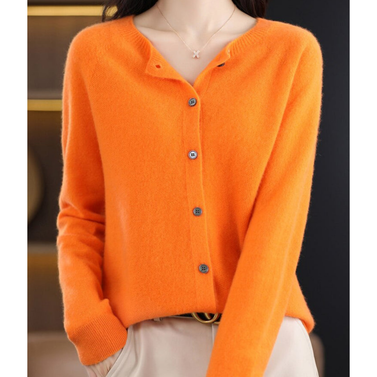 Sophie – Soft and elegant cardigan in fine knit