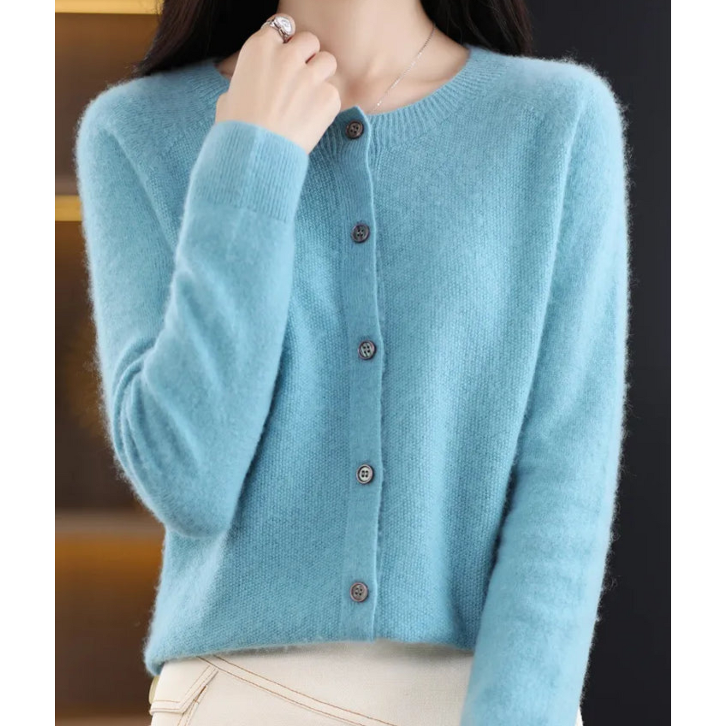 Sophie – Soft and elegant cardigan in fine knit