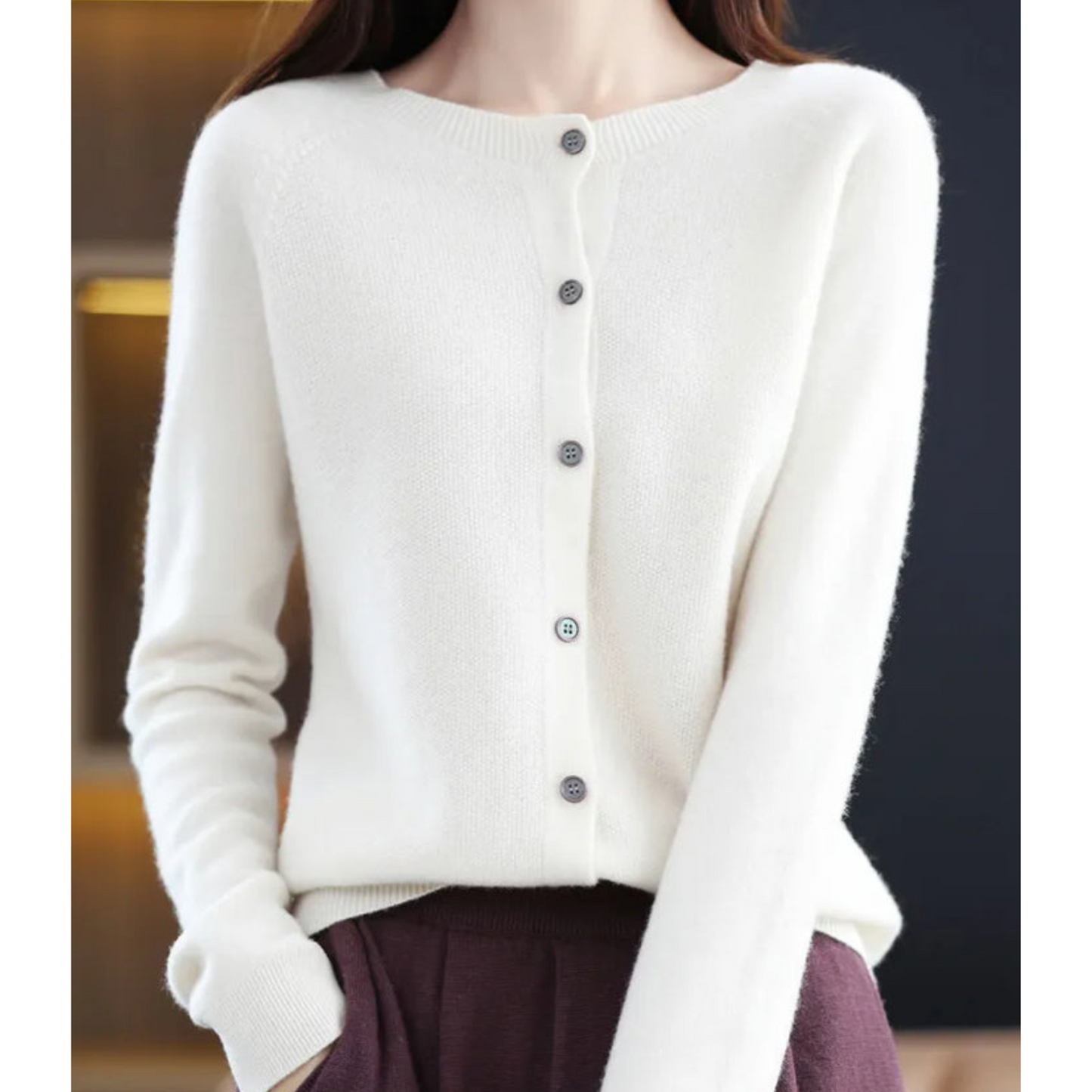 Sophie – Soft and elegant cardigan in fine knit