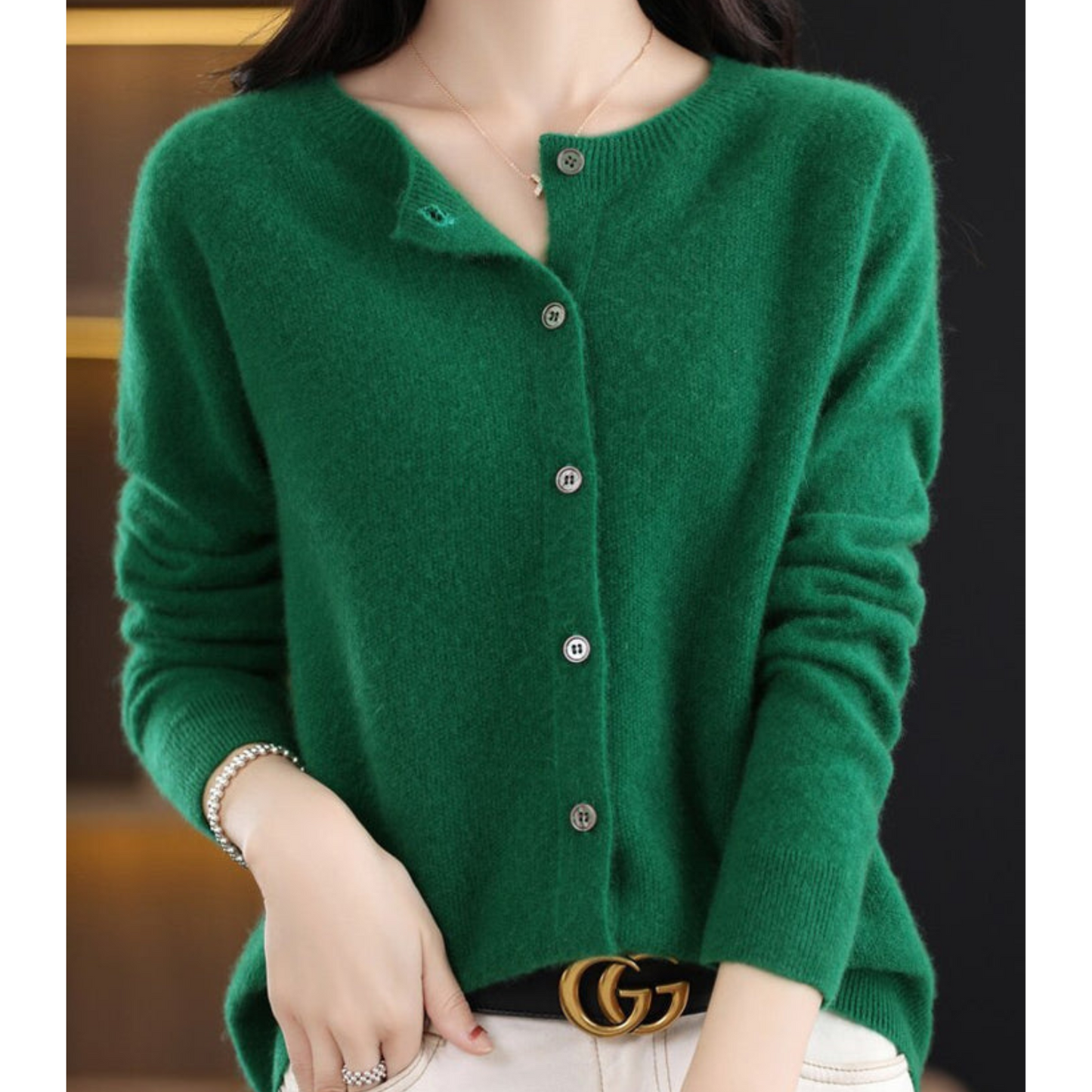 Sophie – Soft and elegant cardigan in fine knit
