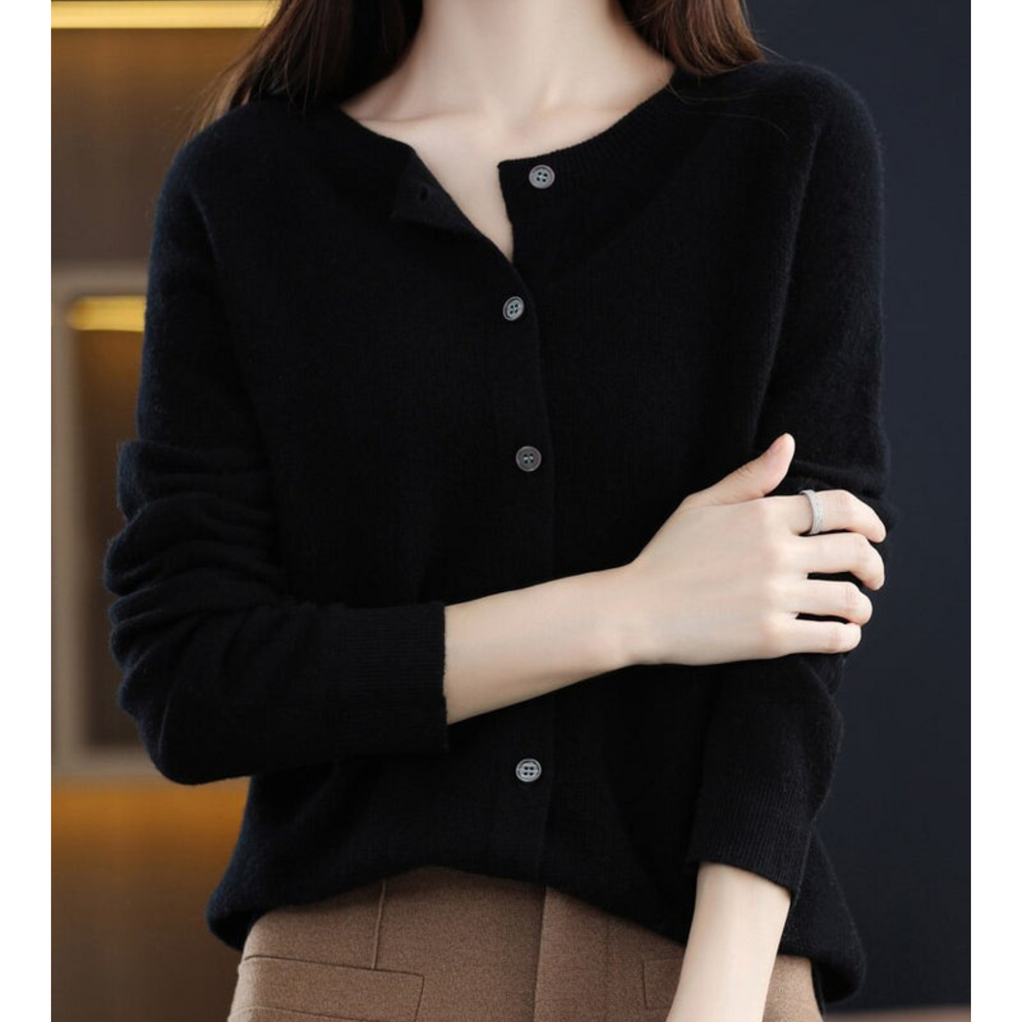 Sophie – Soft and elegant cardigan in fine knit