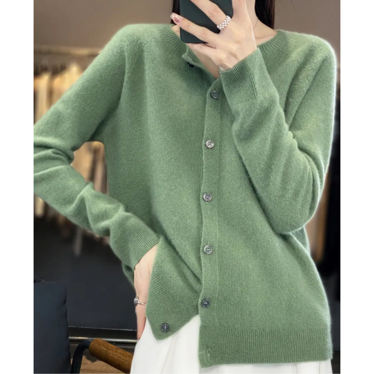 Sophie – Soft and elegant cardigan in fine knit