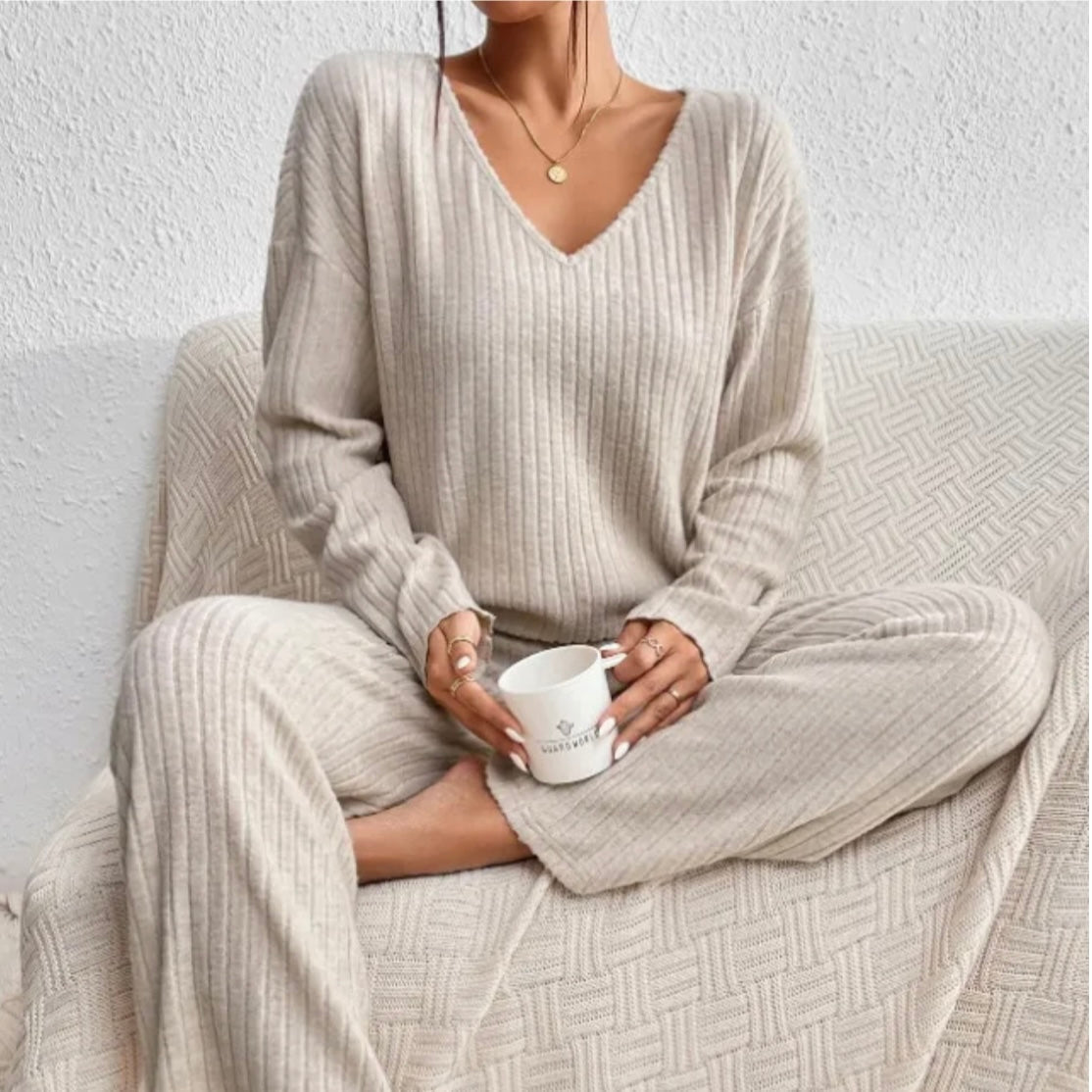Sophie – Elegant and comfortable ribbed knit set