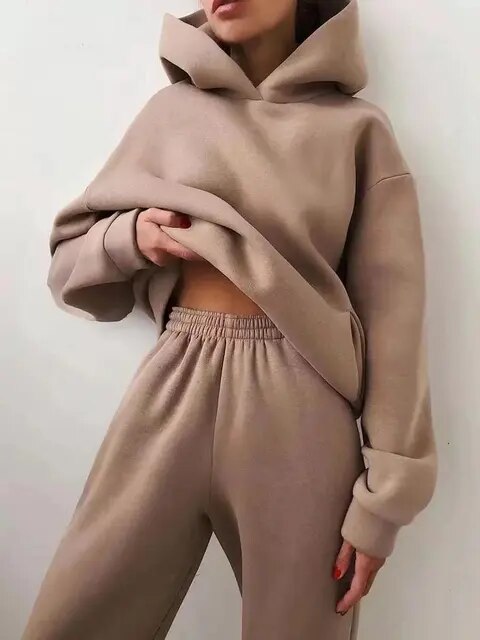 Léna – Soft and elegant knit set with hoodie and pants