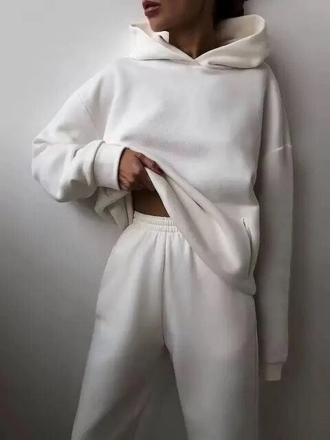 Léna – Soft and elegant knit set with hoodie and pants