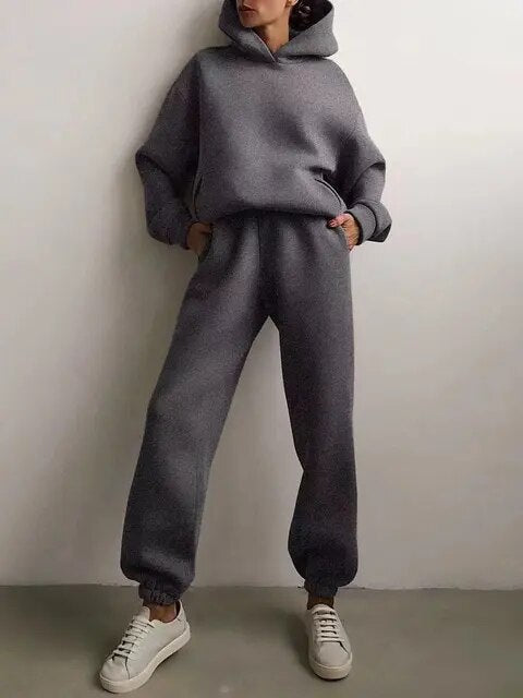Léna – Soft and elegant knit set with hoodie and pants