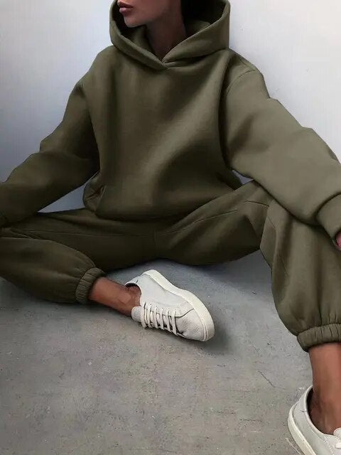 Léna – Soft and elegant knit set with hoodie and pants