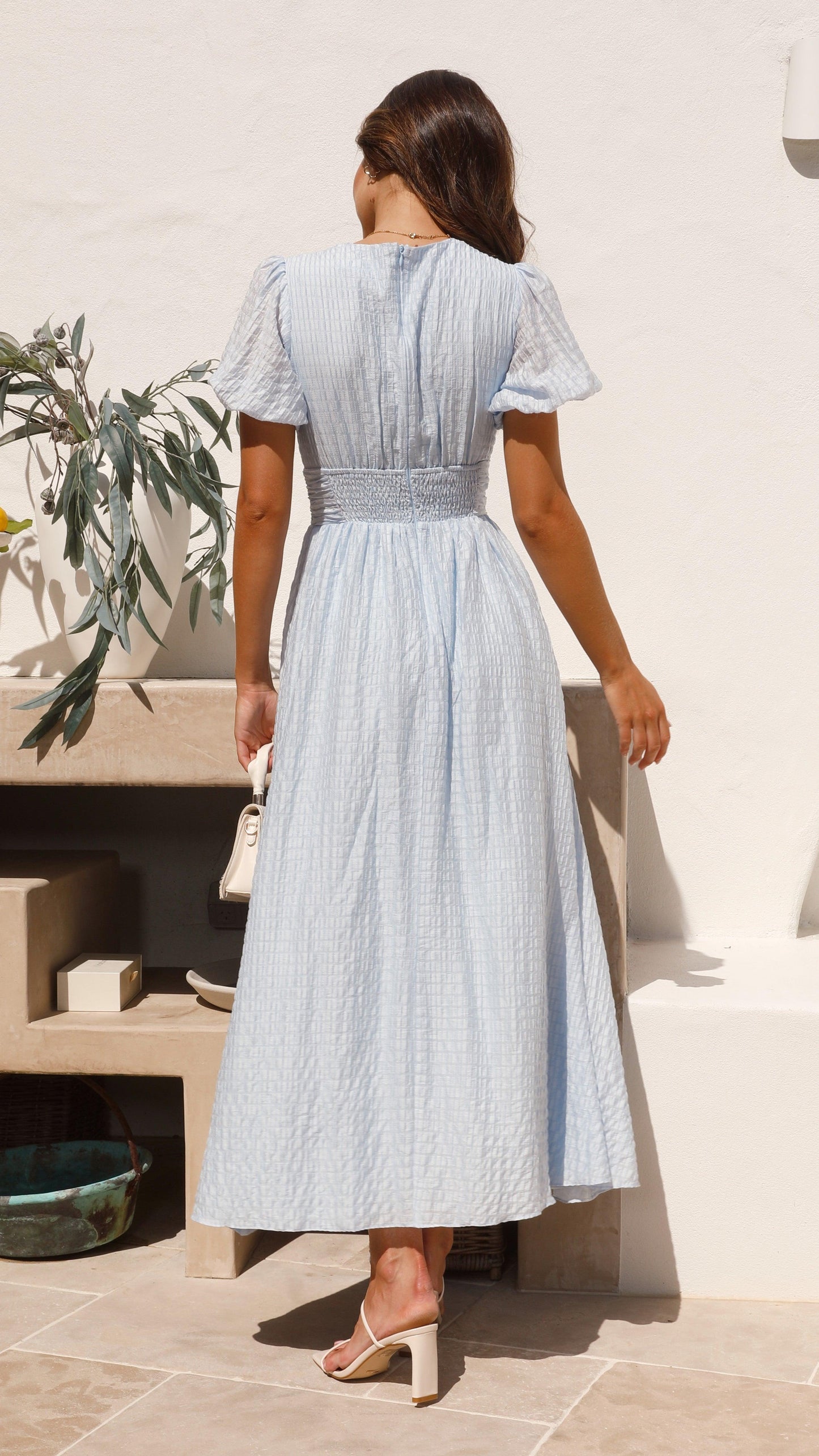 Léa | Long fluid and elegant dress with buttons