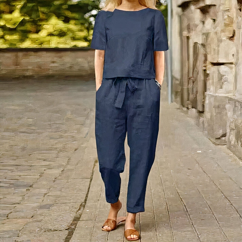 Léa Élégante et Respirante Tenue en Lin avec Blouse et Pantalon