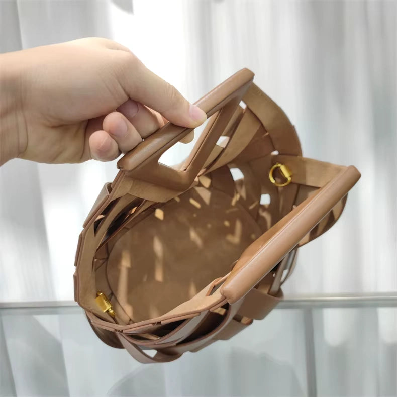 Practical and Sophisticated Knotted Handbag