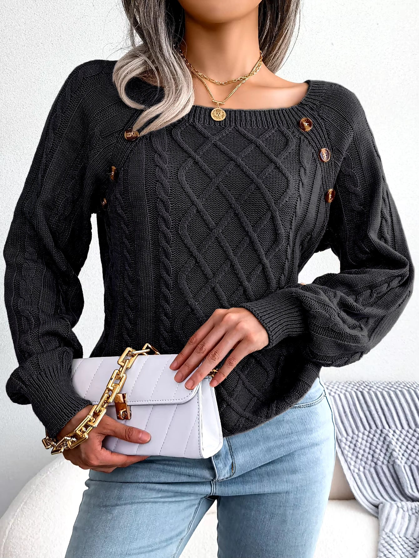 Chic Wool Women's Sweater with Shells