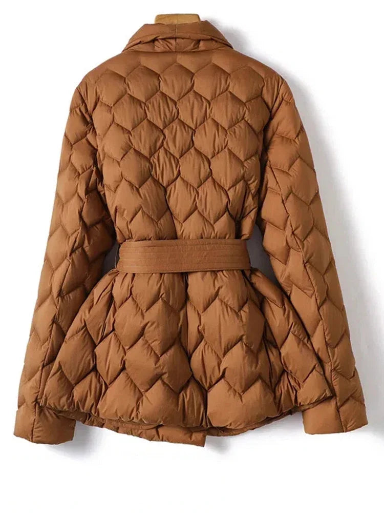Sophie – Elegant quilted down jacket with diamond pattern