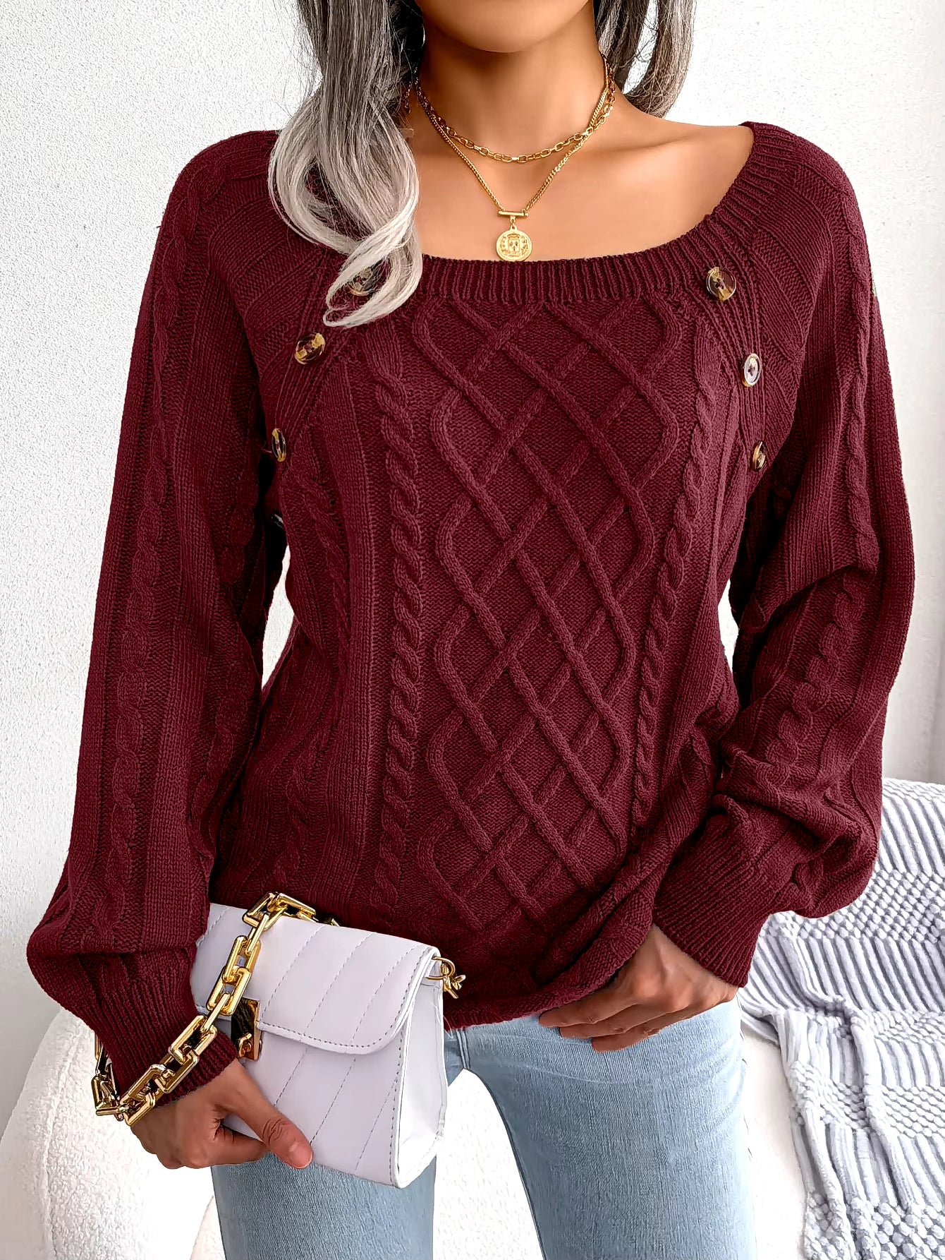 Chic Wool Women's Sweater with Shells