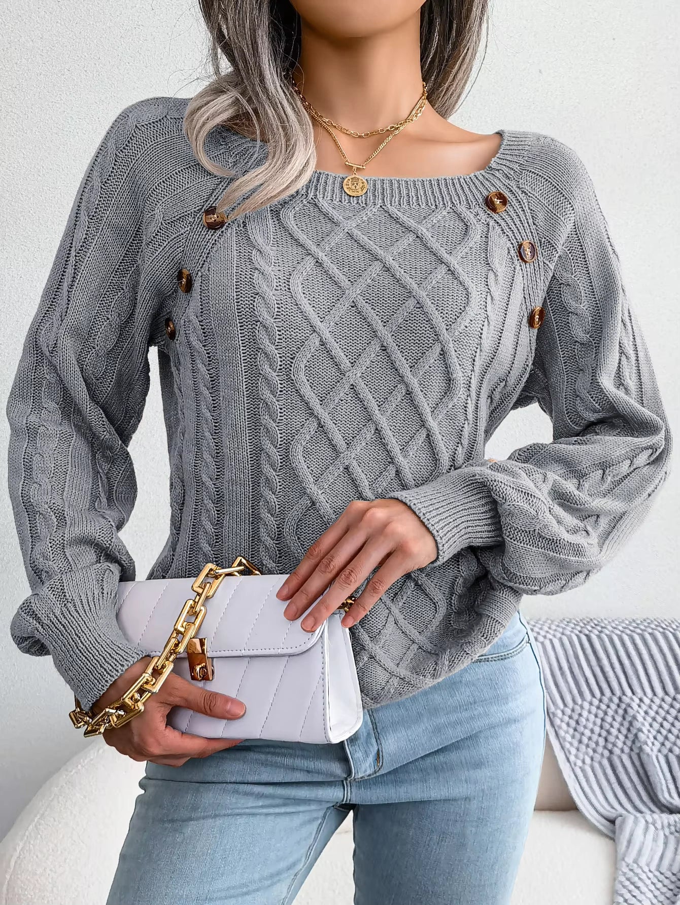 Chic Wool Women's Sweater with Shells