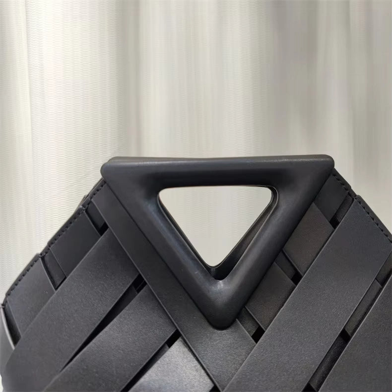 Practical and Sophisticated Knotted Handbag