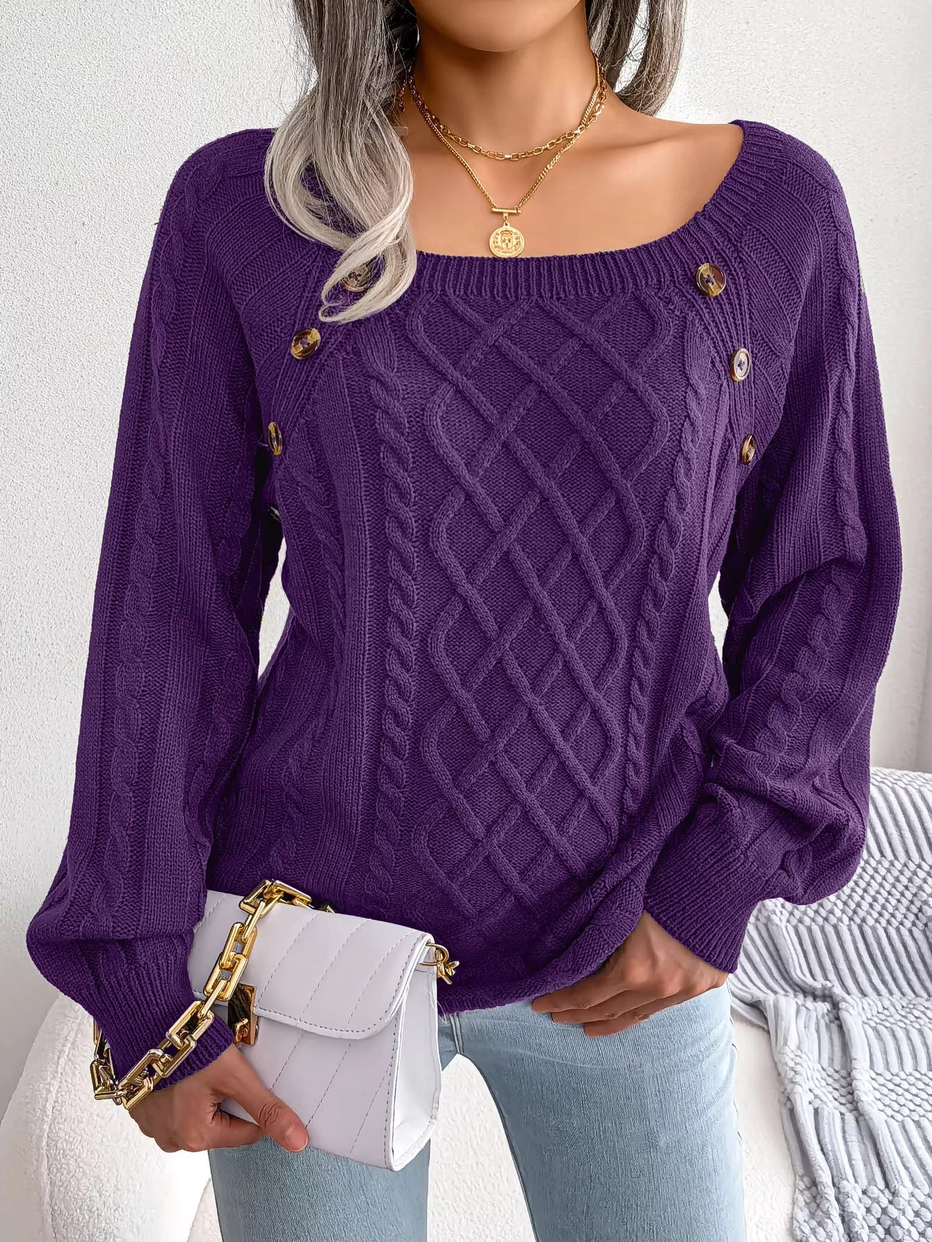 Chic Wool Women's Sweater with Shells