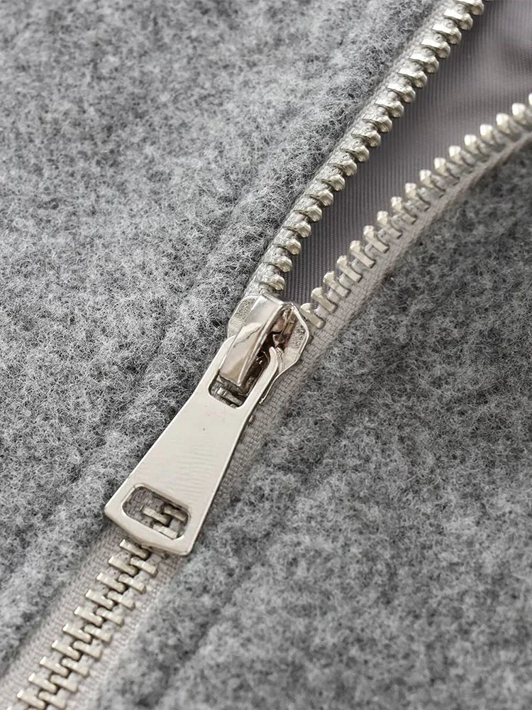 Léa – Elegant bomber in soft gray fabric