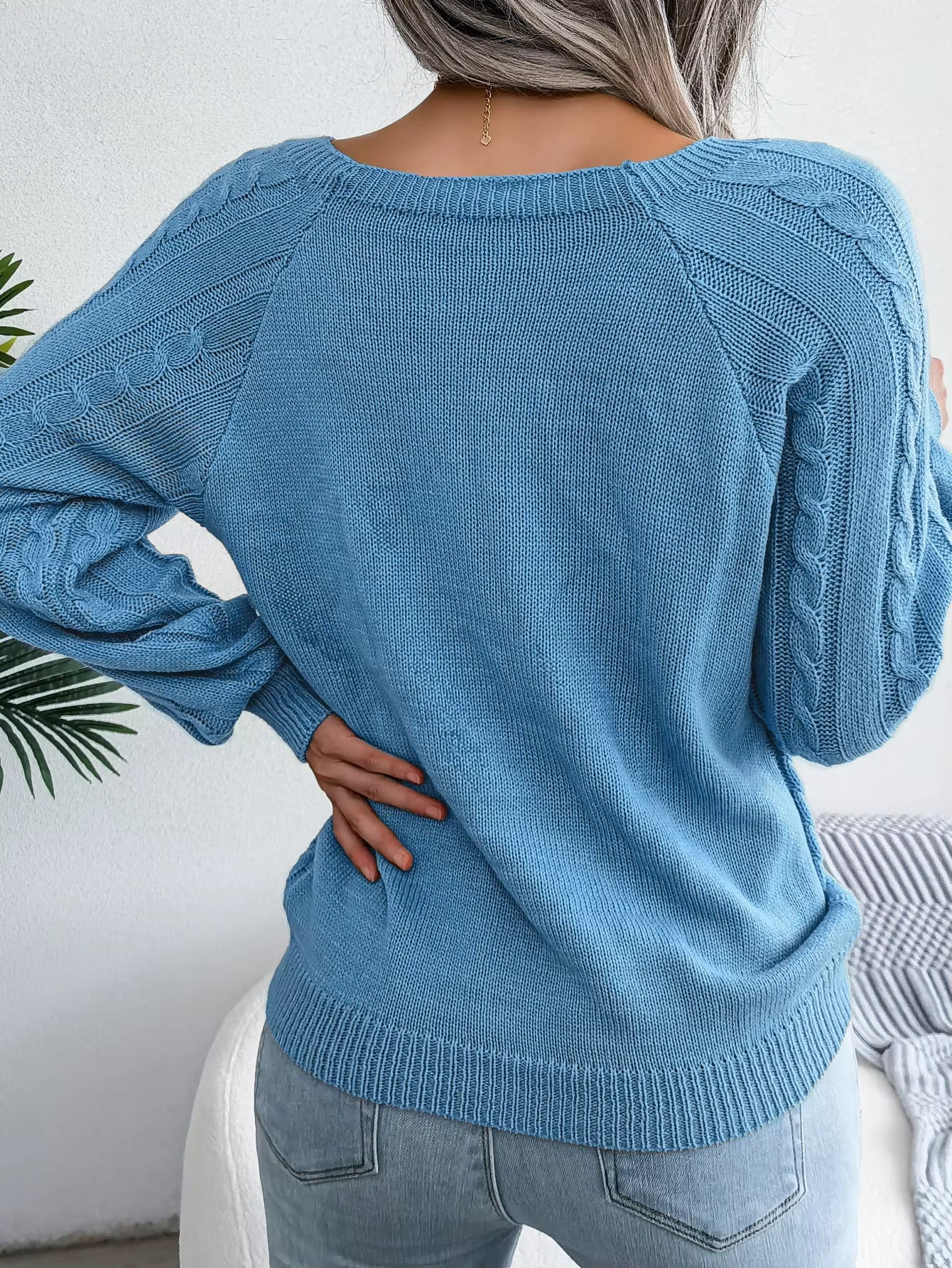 Chic Wool Women's Sweater with Shells