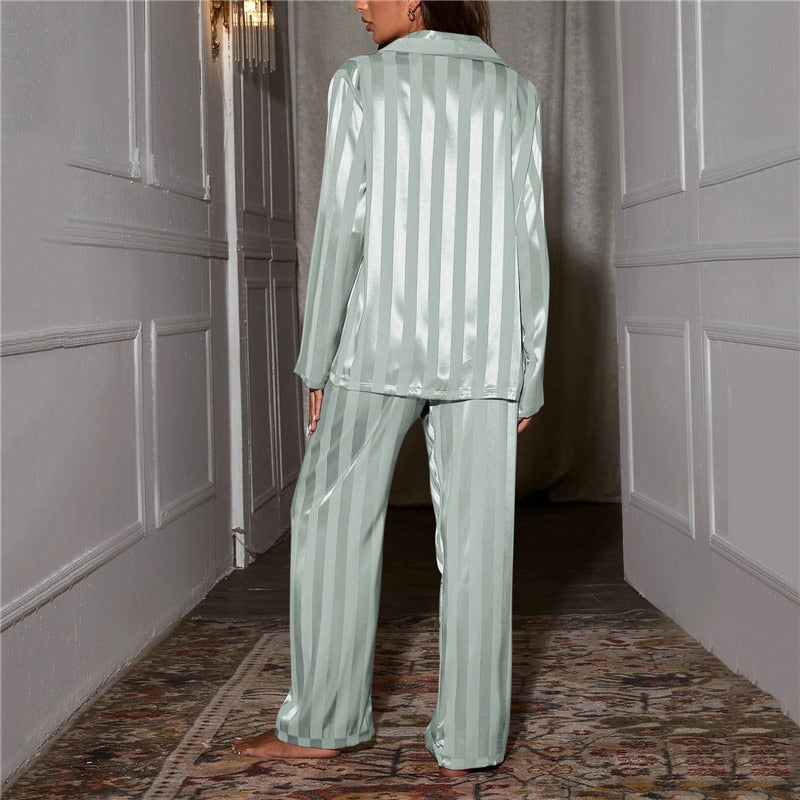 Emma Pyjama en Soie Douce et Élégante – Ensemble de Nuit Luxe pour Femme