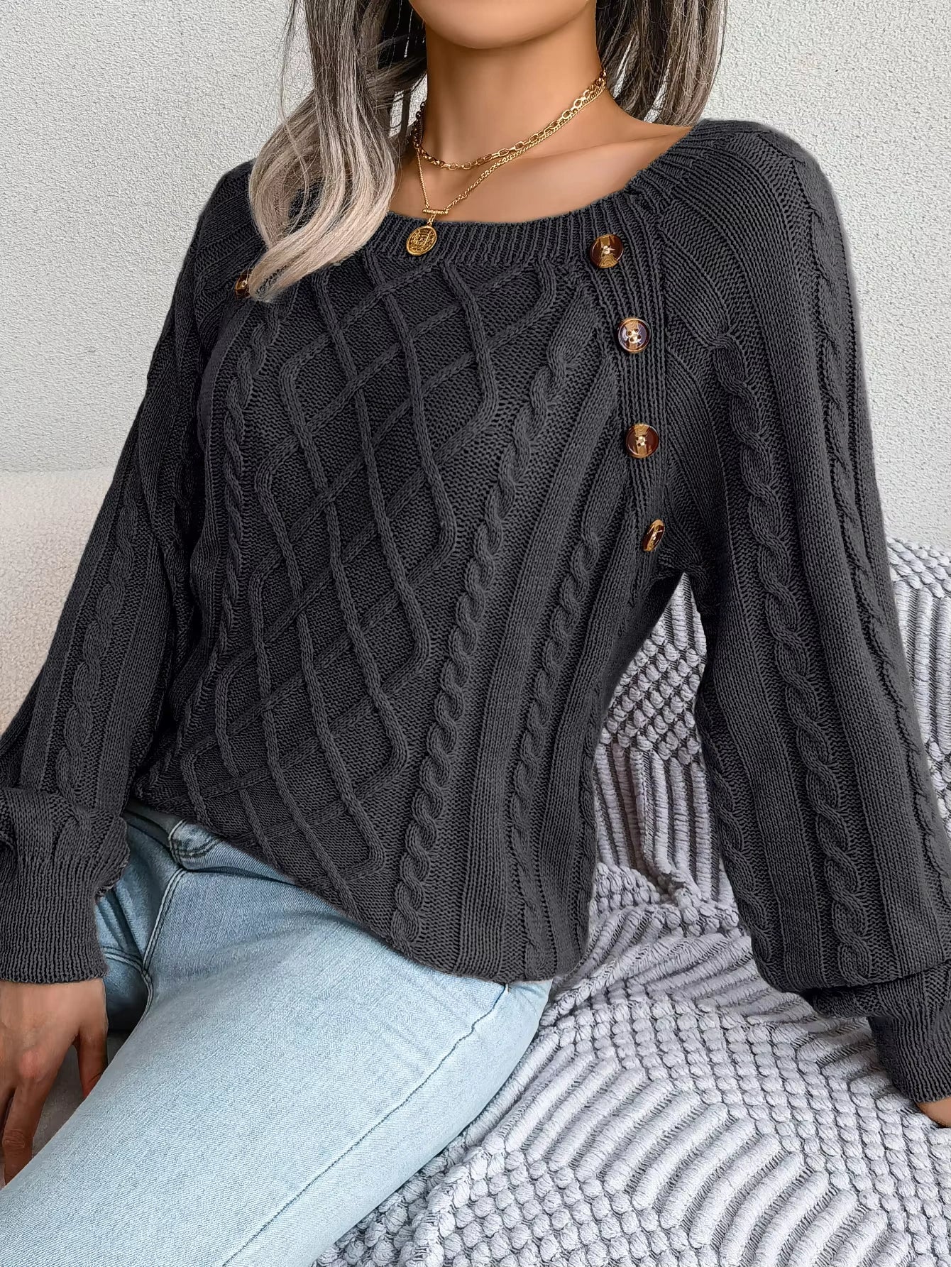 Chic Wool Women's Sweater with Shells