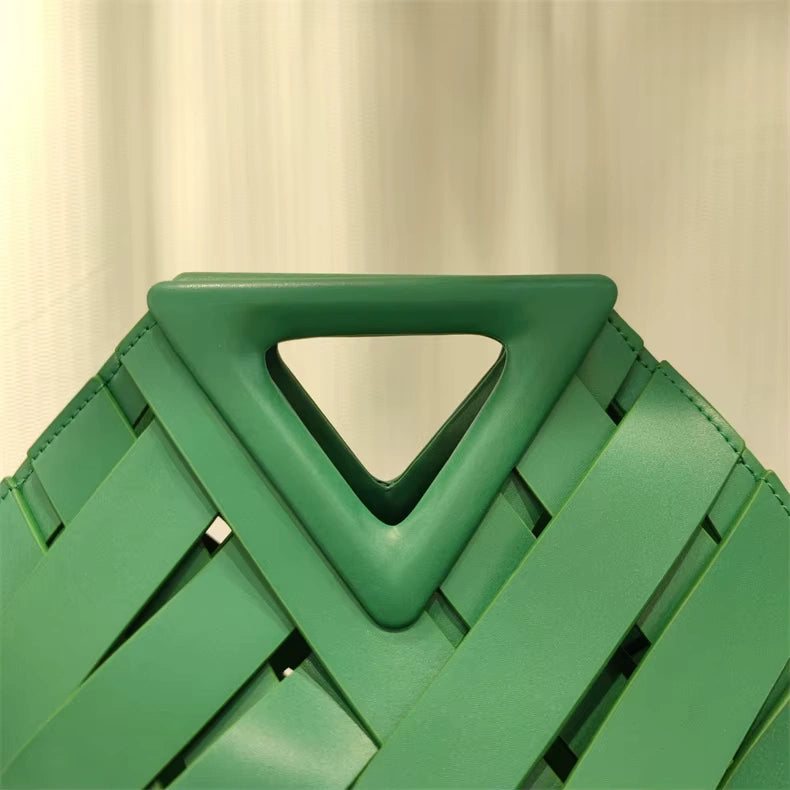 Practical and Sophisticated Knotted Handbag
