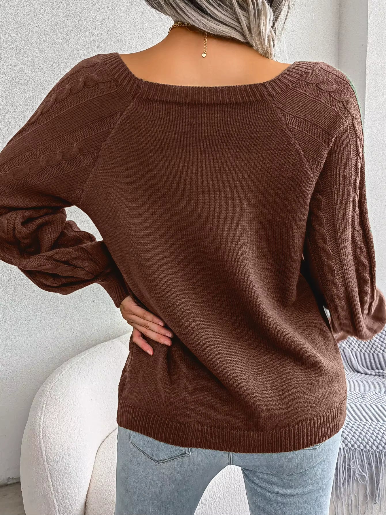 Chic Wool Women's Sweater with Shells