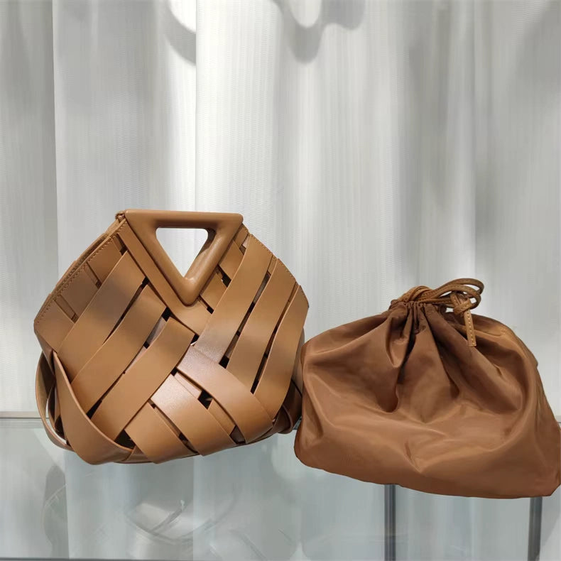 Practical and Sophisticated Knotted Handbag