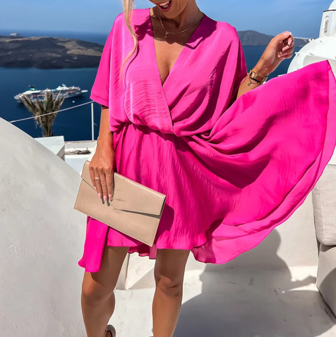 Women's Dress - Heart-Shaped Neckline - Short Fluid Sleeves