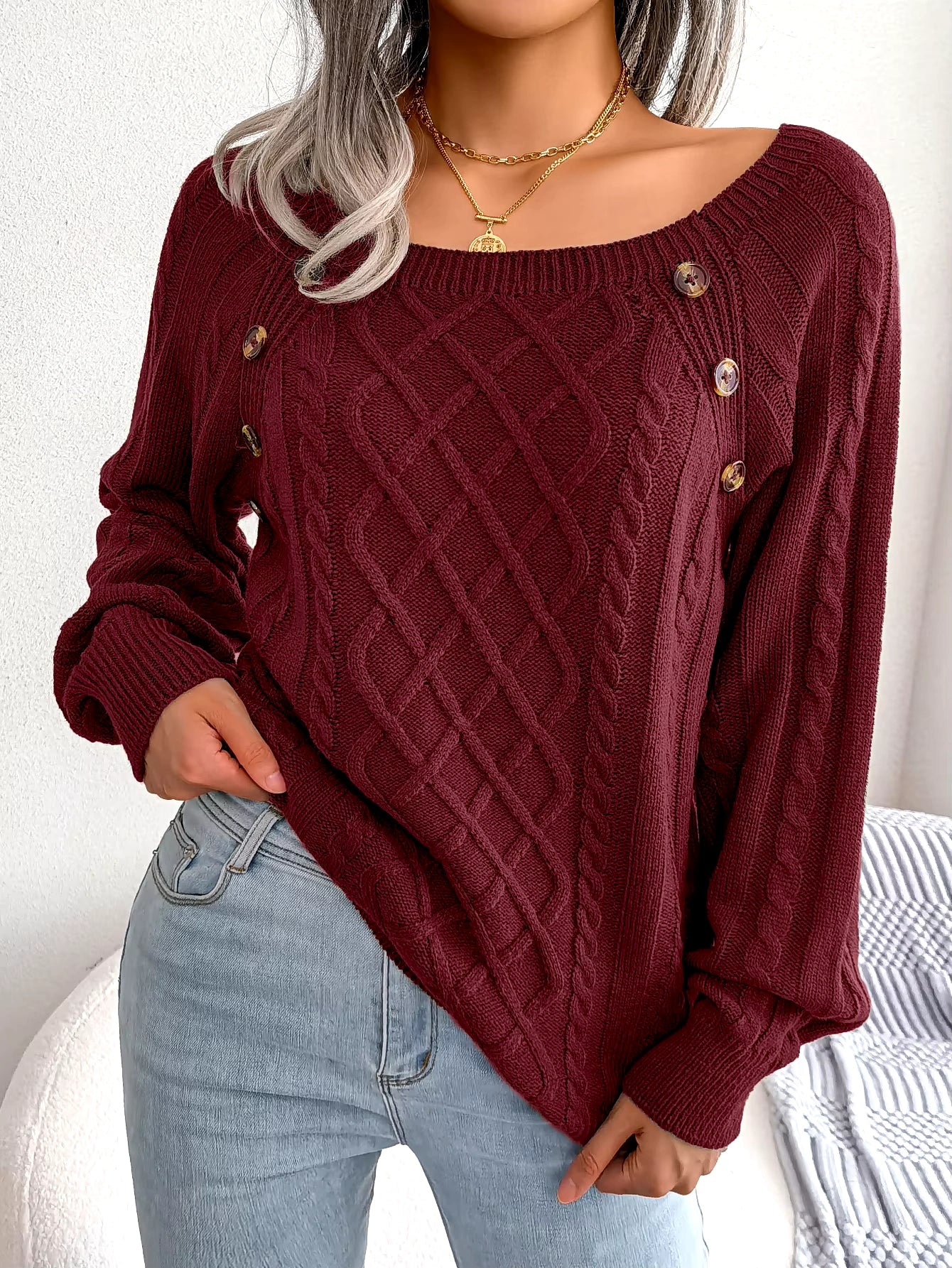 Chic Wool Women's Sweater with Shells