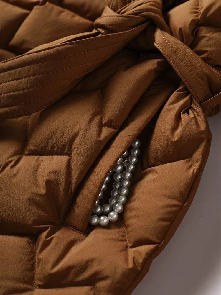 Sophie – Elegant quilted down jacket with diamond pattern