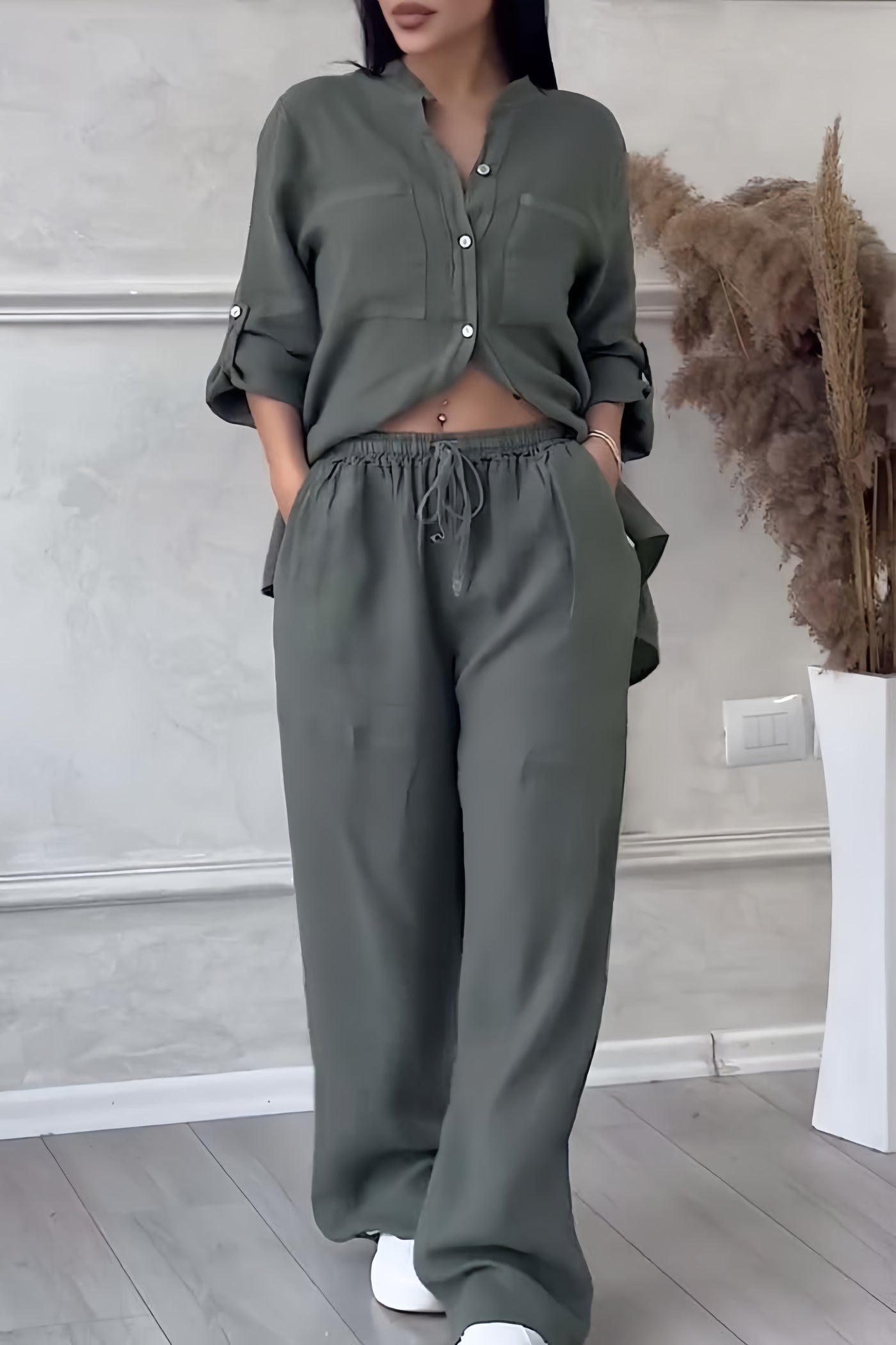 Women's Set - Button-Up Shirt with Mandarin Collar & Wide Pants