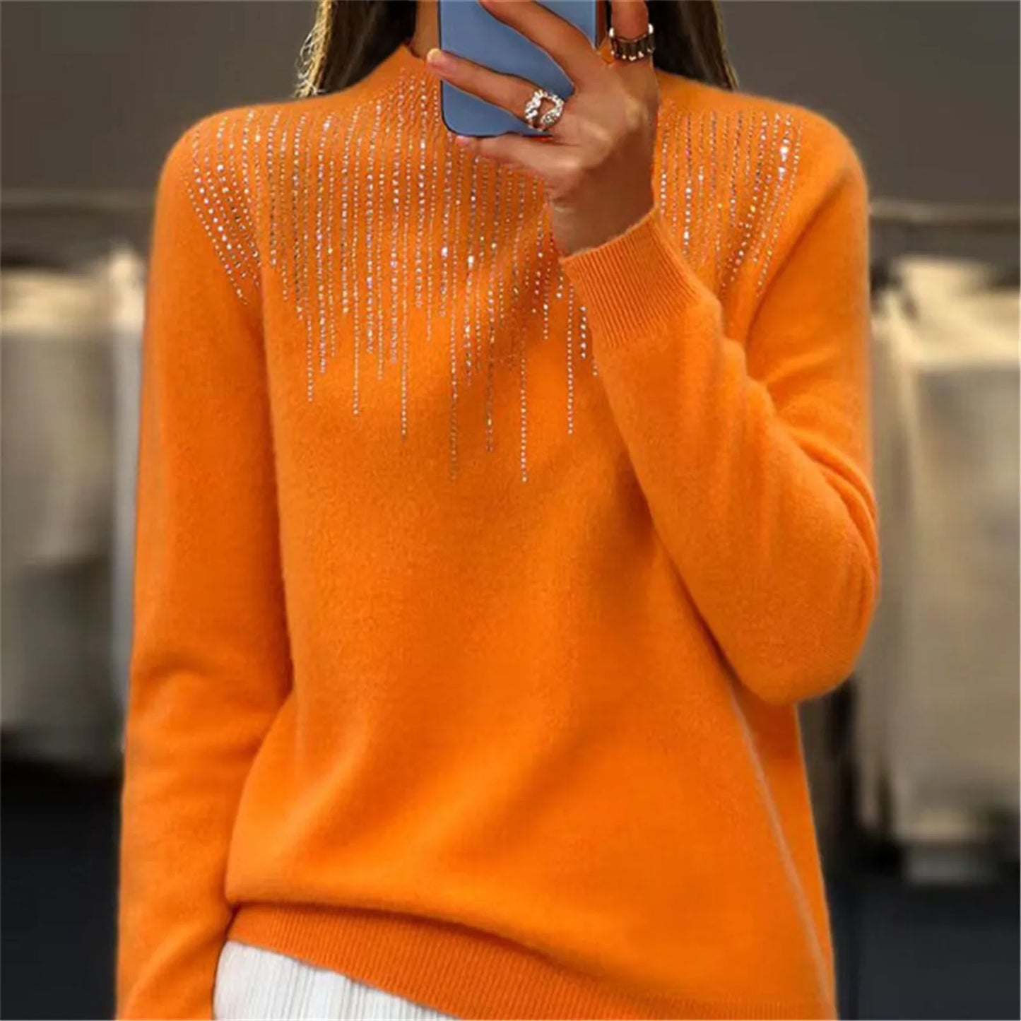 Freda – Chic semi-turtleneck sweater with sequins